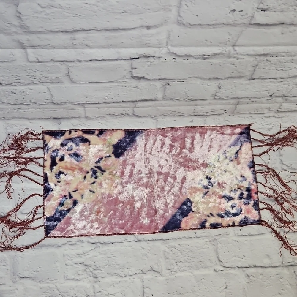 Elegant Pink and Cream Table Runner